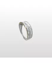 18ct White Gold Ring with Diamonds