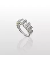 18ct White Gold Ring with Diamonds