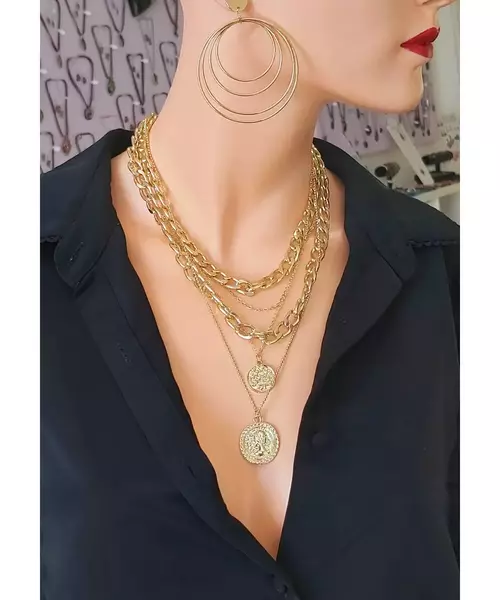 Impressive multi-layered Necklace