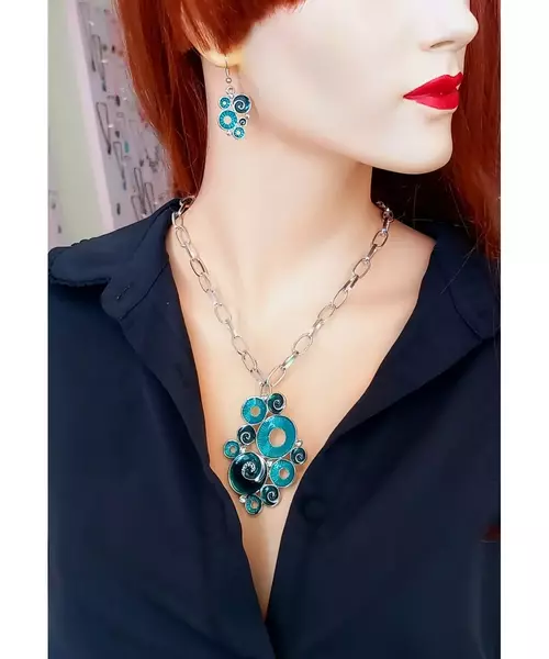 Stunning Turquoise Necklace & Earrings "Eternity"