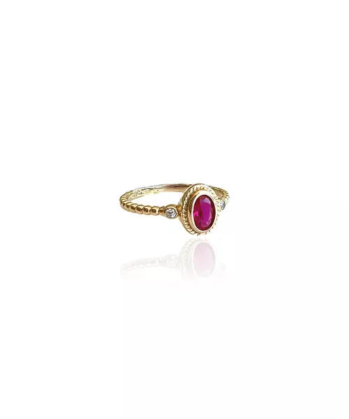 9ct Gold Vintage Ring with pink zircon