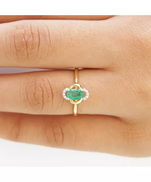 18ct Yellow Gold Vintage Emerald Ring with Diamonds