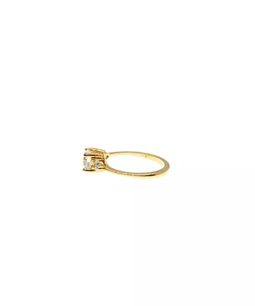 9ct Gold Ring - Three Stones