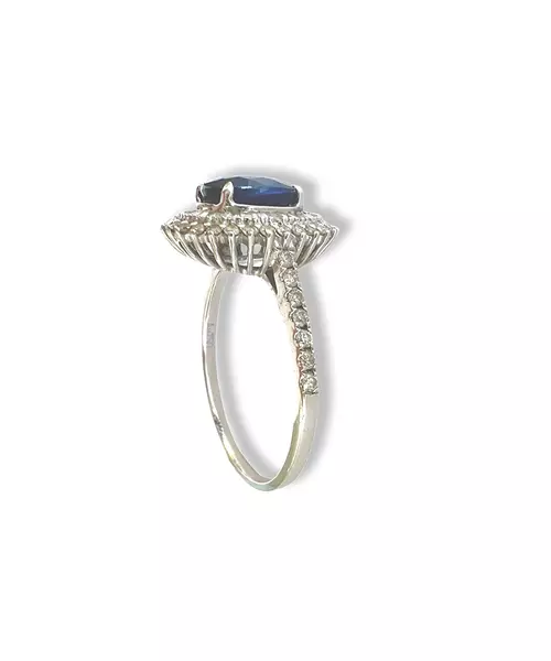 18ct White Gold Ring with Blue Sapphire & Diamonds - 24(64)