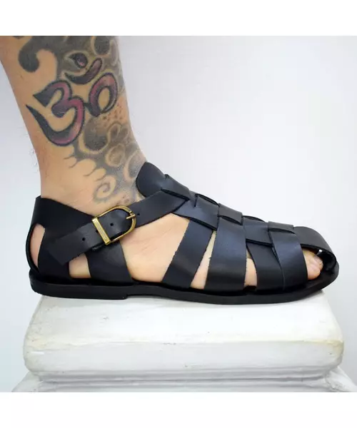 Fisherman-sandals-Closed-toe