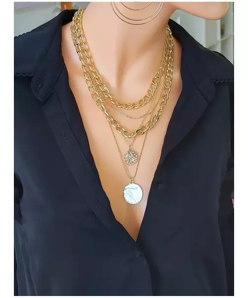 Impressive multi-layered Necklace