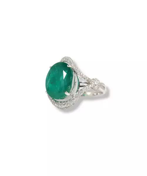 NATURAL EMERALD RING